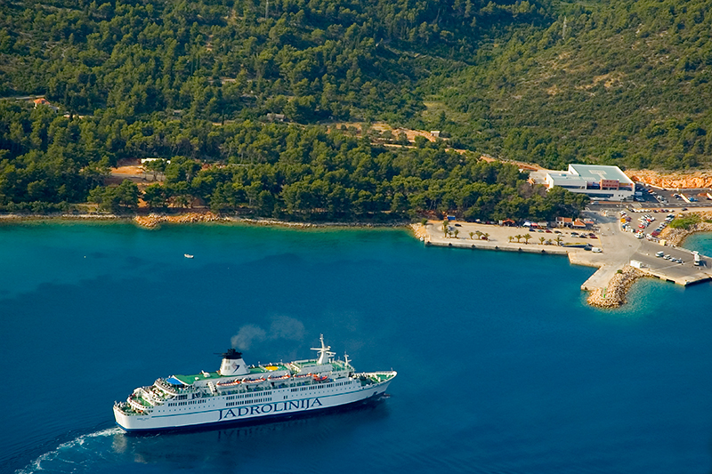 Trajektový přístav v Stari Grad je hlavním přístavem na ostrově Hvar