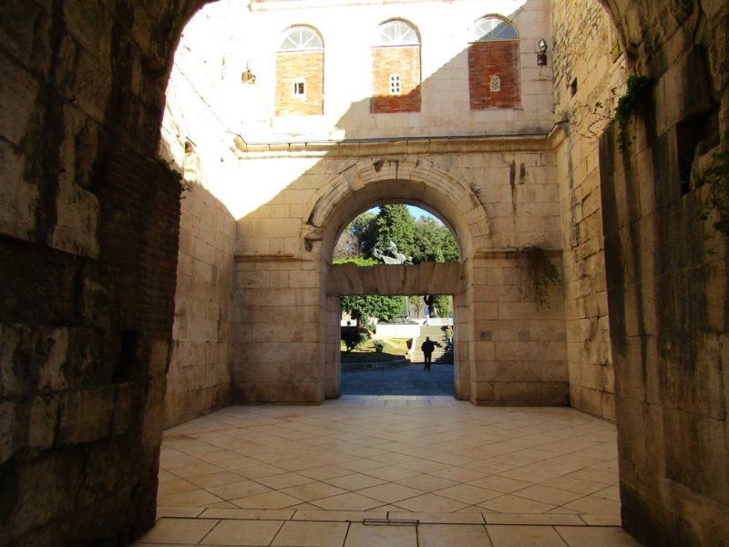 Golden Gate is one of the main sites in Diocletian's Palace. Therefore Split Croatia Travel Guide included it.